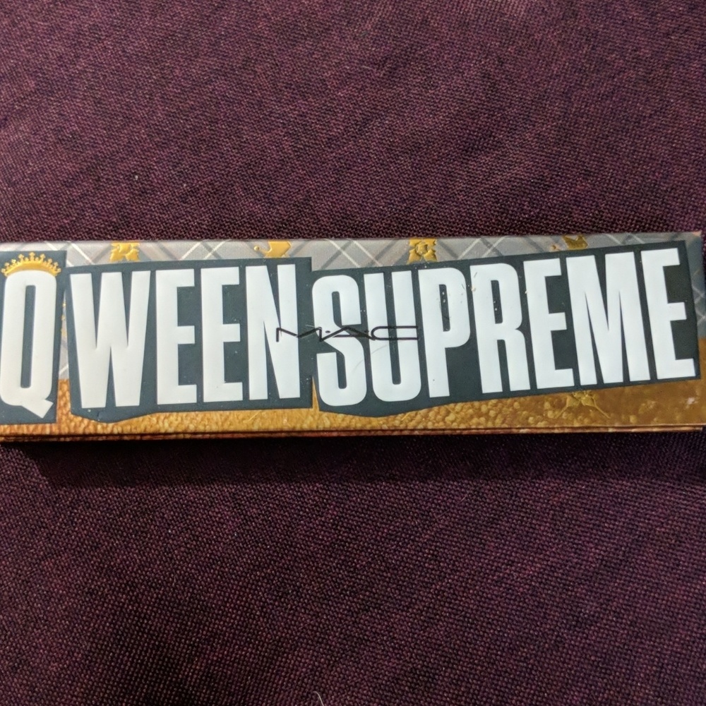 MAC Queen Supreme Eyeshadow palette